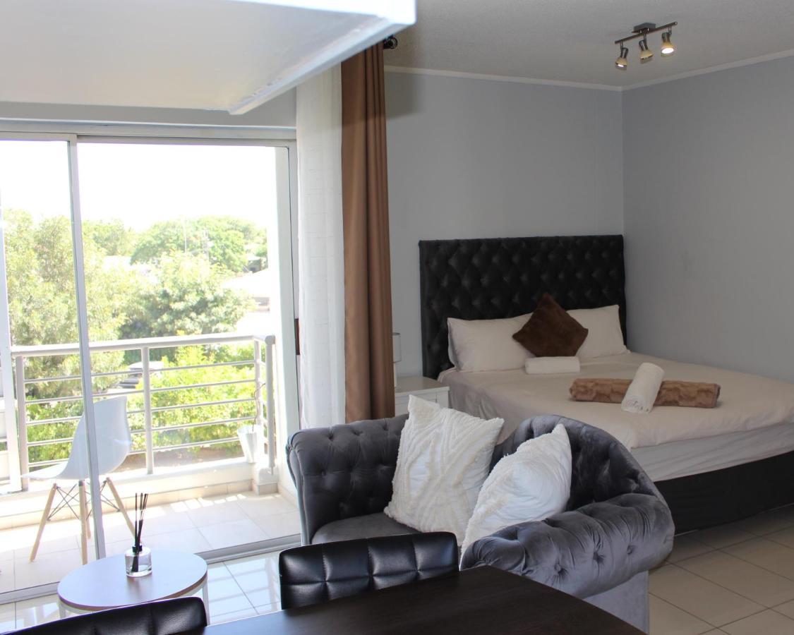 Abigail'S Studio Apartment @ Trift Tower Windhoek Exteriör bild