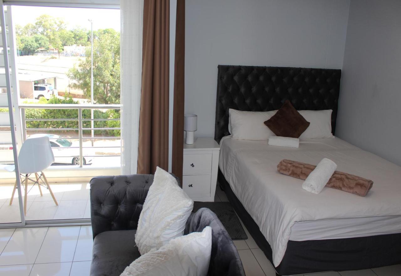 Abigail'S Studio Apartment @ Trift Tower Windhoek Exteriör bild